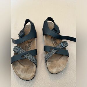 Lightly used Birkenstock black sandles size 38